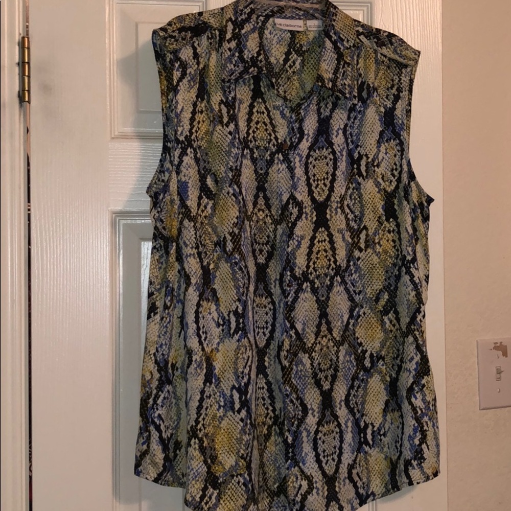 Liz Claiborne Sleeveless-button down
